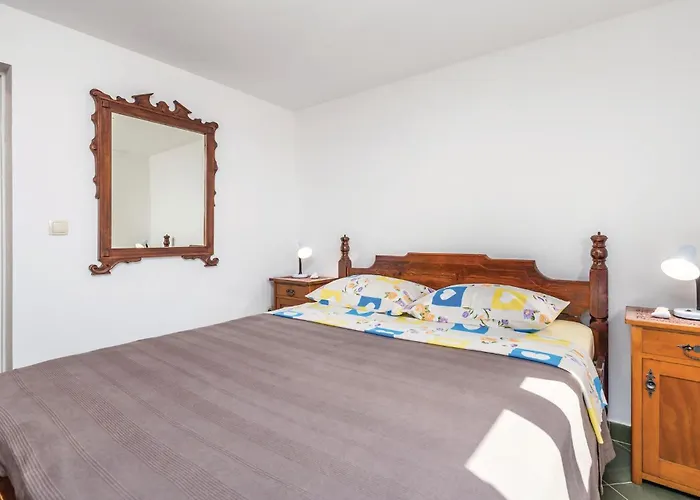 1 Bedroom Gorgeous In Apartment *