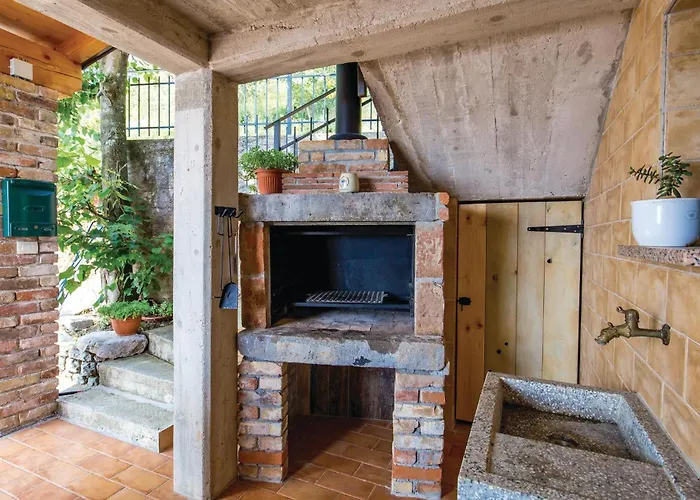 Apartment 1 Bedroom Gorgeous In