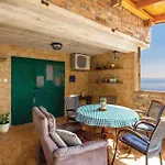 Apartment 1 Bedroom Gorgeous In